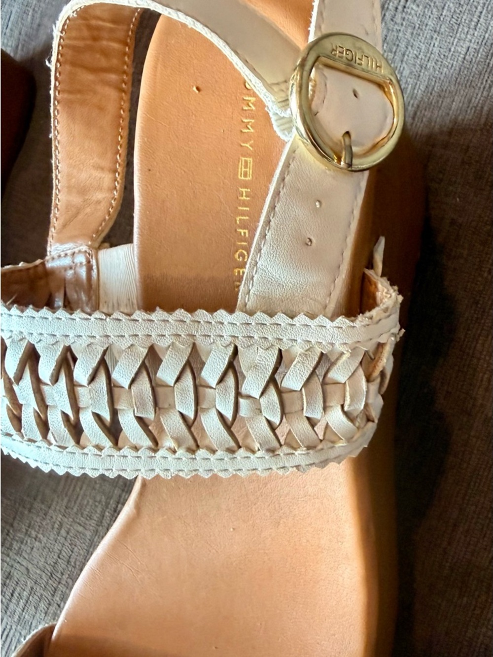 Tommy Hilfiger White Braided Strap Sandals with Gold Buckle - Picture 4 of 6